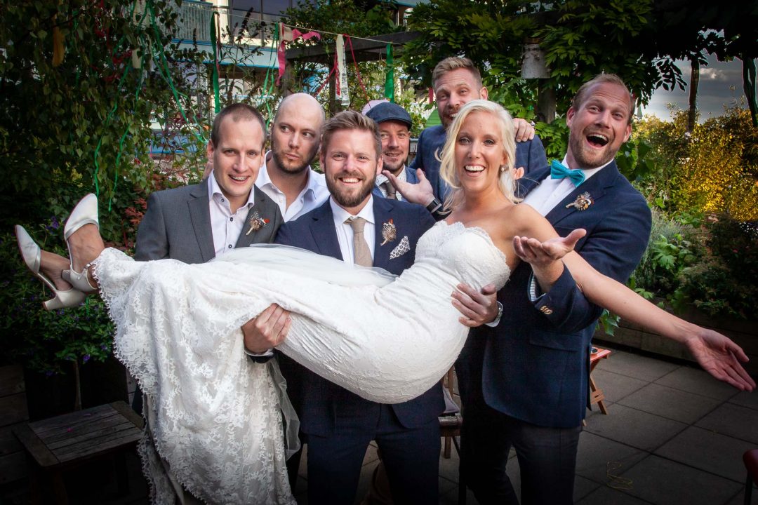 huwelijk, Utrecht, trouwfoto, fotograaf, trouwreportage, huwelijksreportage, bruidsfotograaf, bruid en vrienden